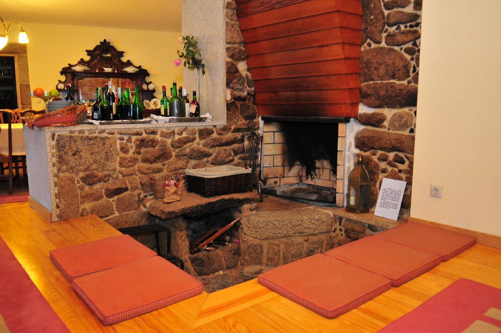 Outros Tempos Turismo De Aldeia Hotel Aricera ภายนอก รูปภาพ