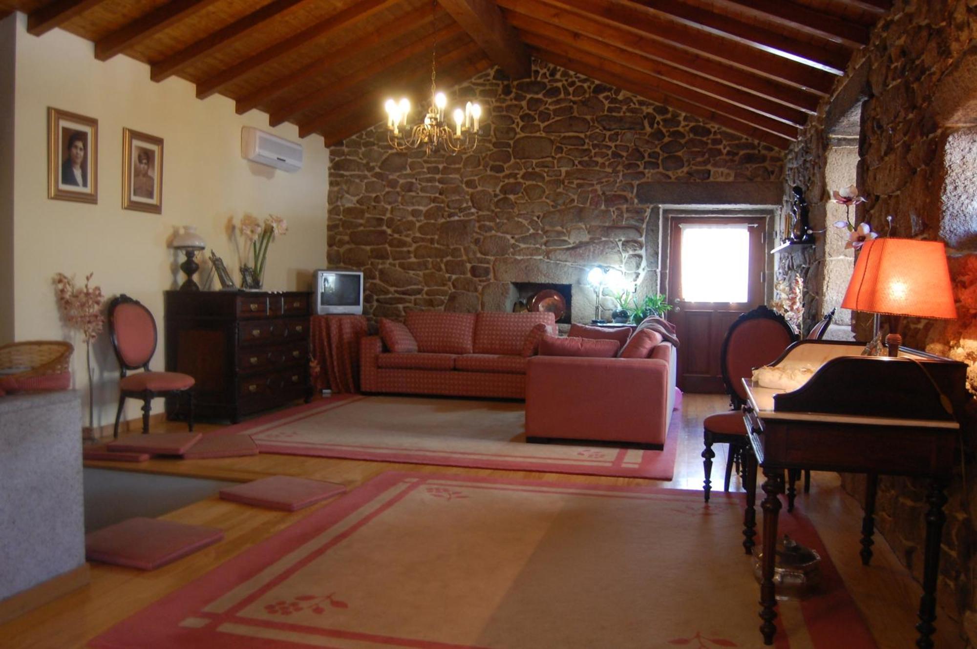 Outros Tempos Turismo De Aldeia Hotel Aricera ภายนอก รูปภาพ