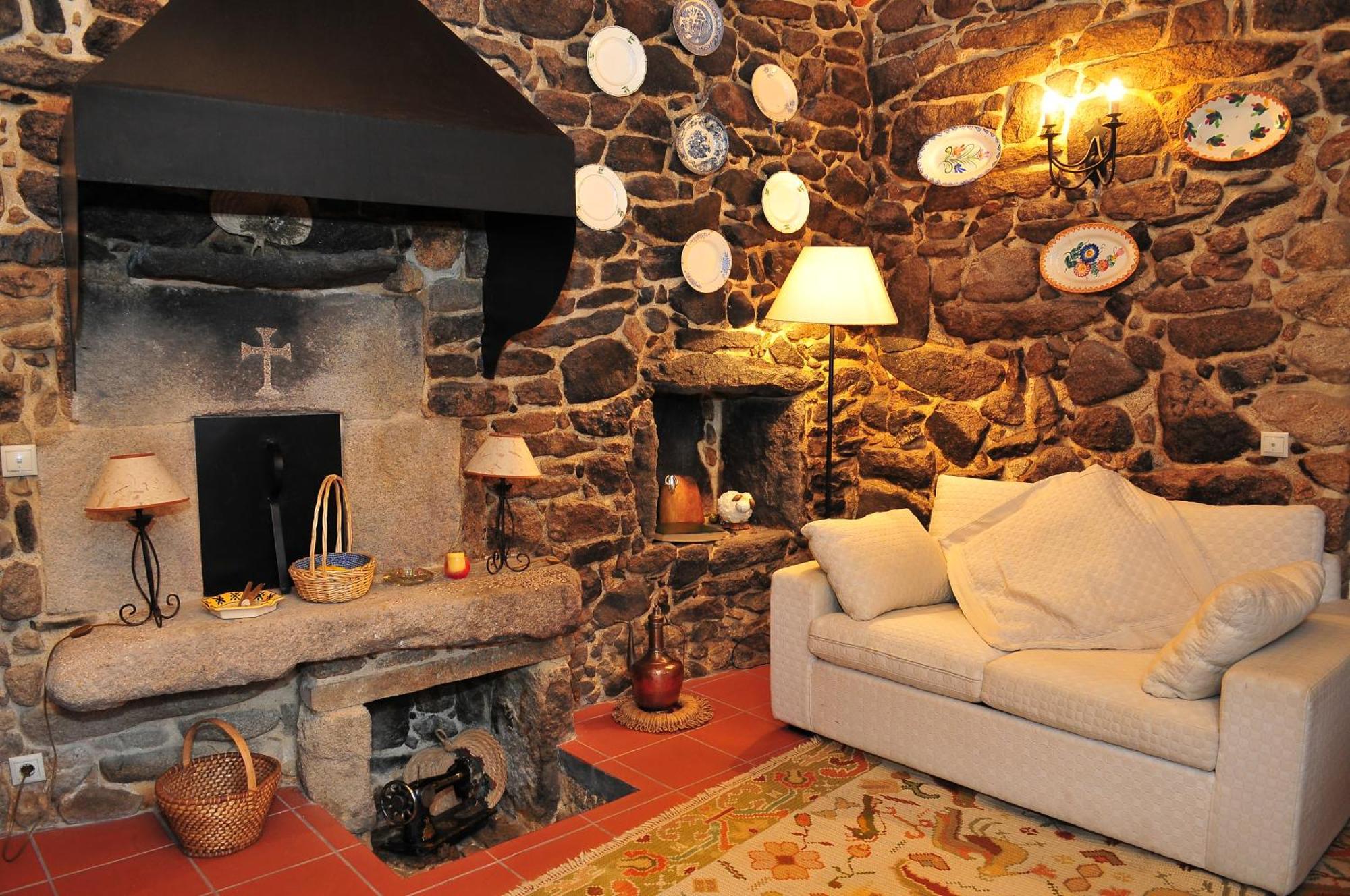 Outros Tempos Turismo De Aldeia Hotel Aricera ภายนอก รูปภาพ