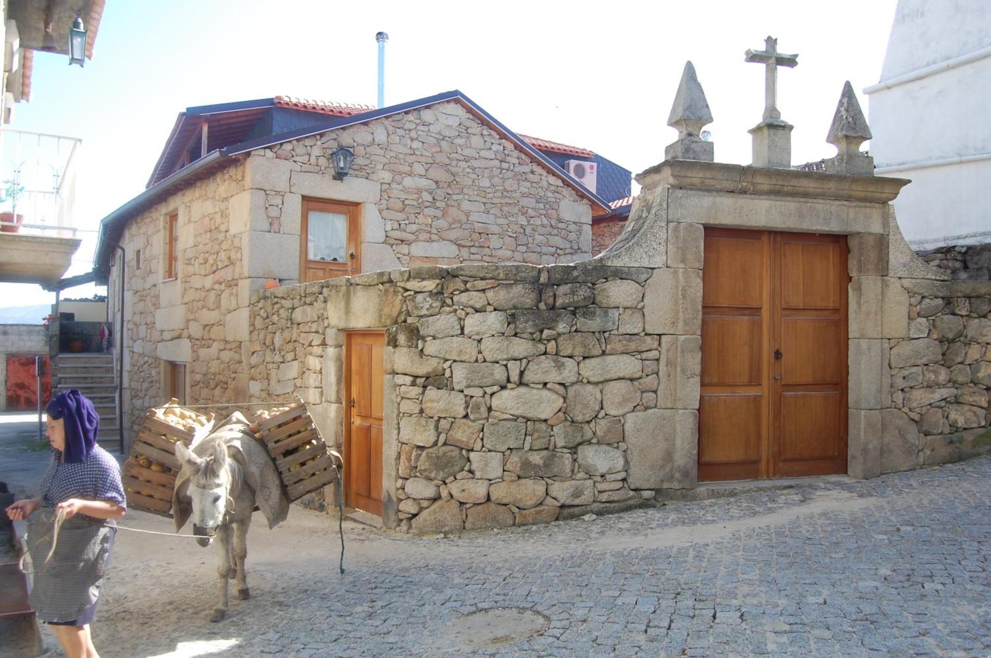 Outros Tempos Turismo De Aldeia Hotel Aricera ภายนอก รูปภาพ